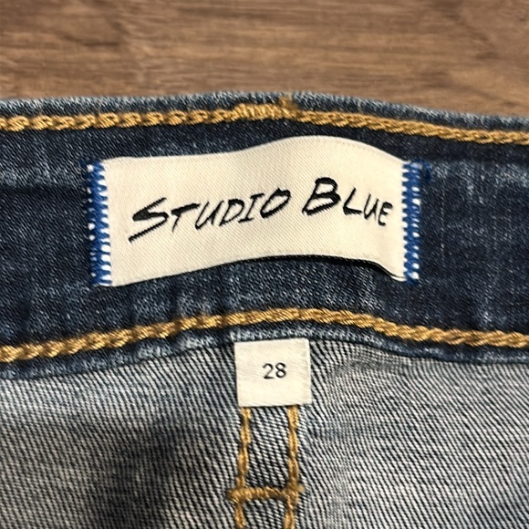 **NWT** Studio Blue Jeans - Picture 7 of 7